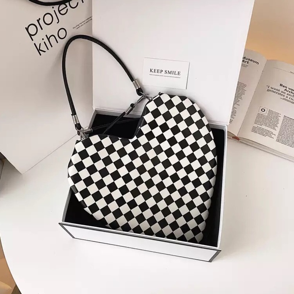 Shoulder bag leather purse heart shape handbag checkered black white chic - Picture 3 of 8